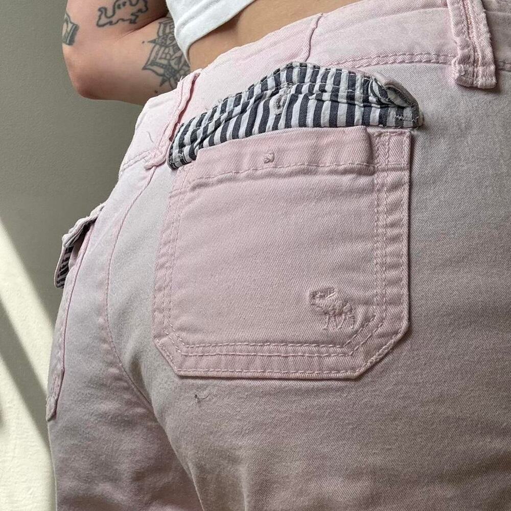 Y2K Abercrombie & Fitch Pale Pink Low Rise Pleated Shorts 0 - Picture 2 of 3